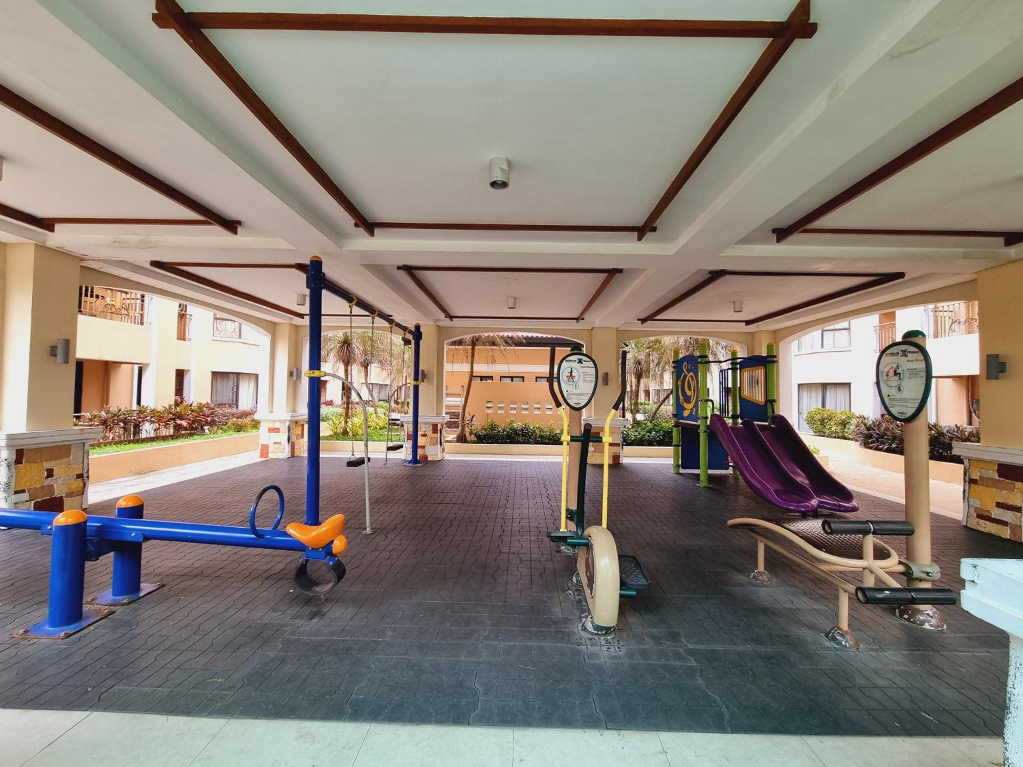 Legarse Staycation At Montecito Residential Resort マニラ市 エクステリア 写真